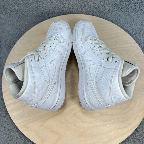 Nike Air Jordan 1 Mid Womens Shoes Size 6 White Snakeskin Leather Sneakers Retro - Picture 6 of 9